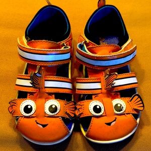 Stride Rite Nemo sandals